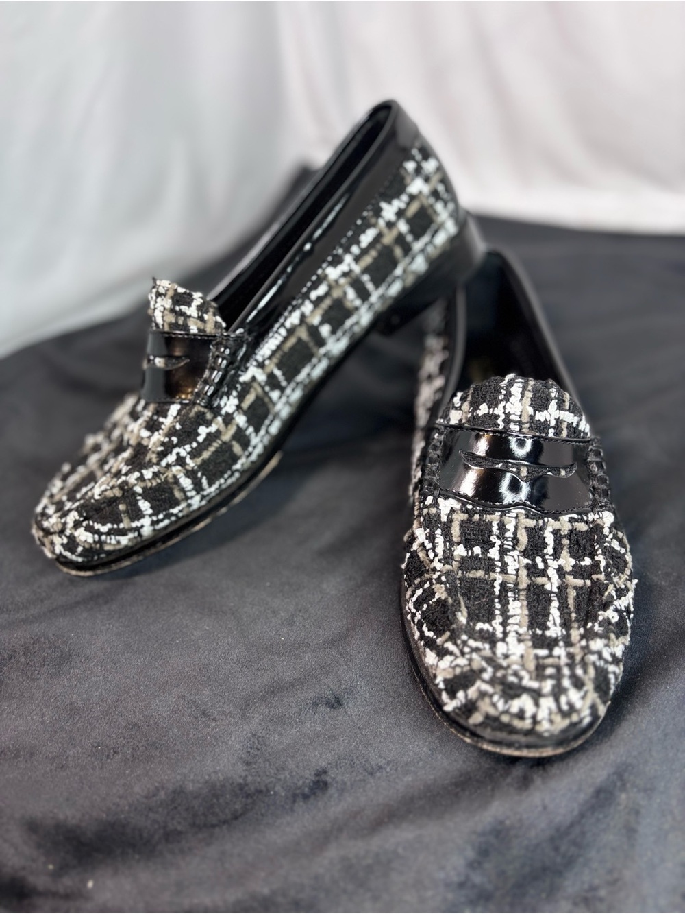 G.H. Bass & Co. Whitney Tweed Weejuns Penny Loafers | Size 8M - Picture 2 of 7